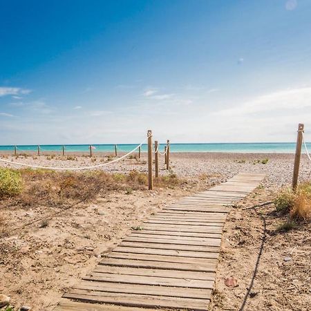 Agradable Villa Junto Al Mar Con Piscina 사군토 외부 사진