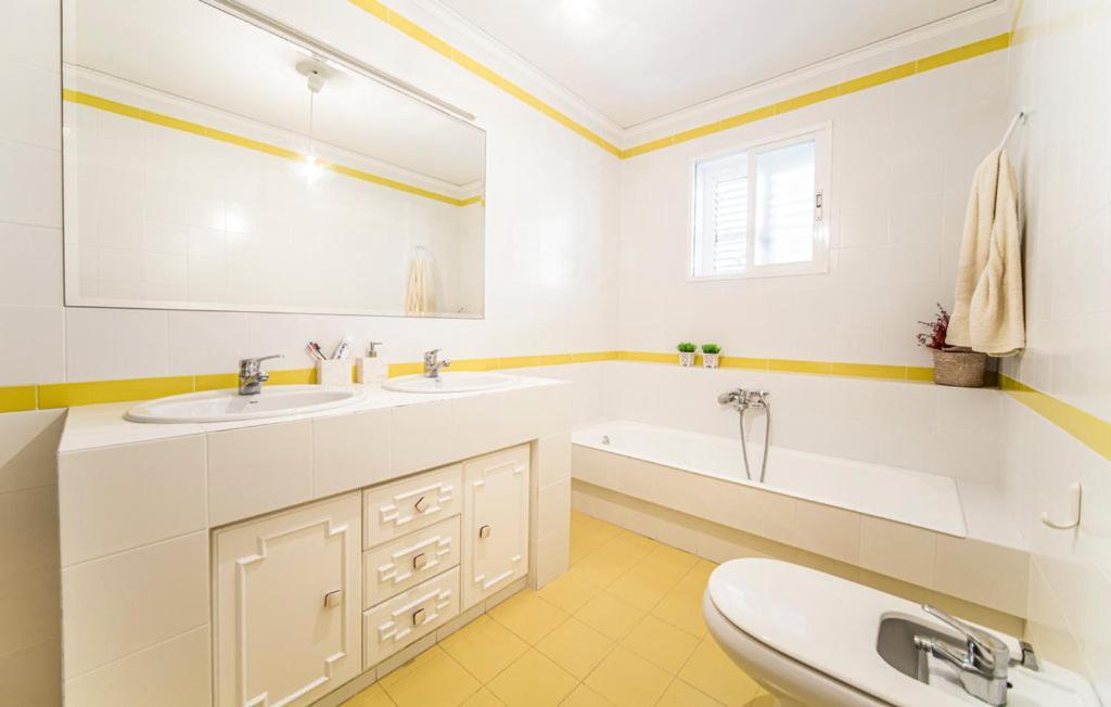 Agradable Villa Junto Al Mar Con Piscina 사군토 외부 사진